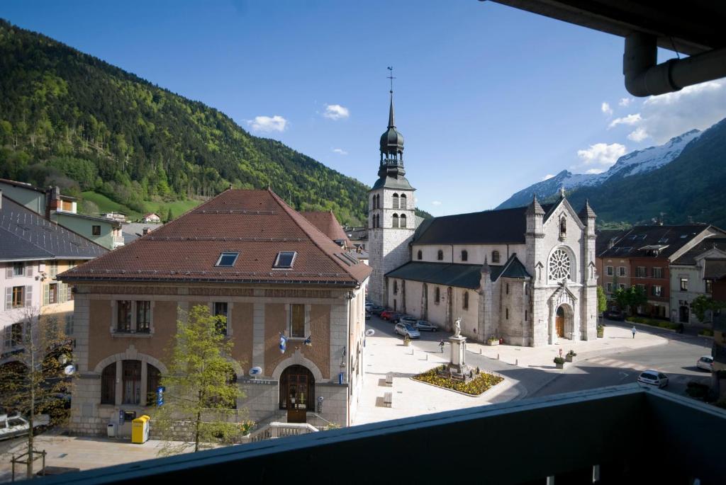 Du Midi Hotel Thones